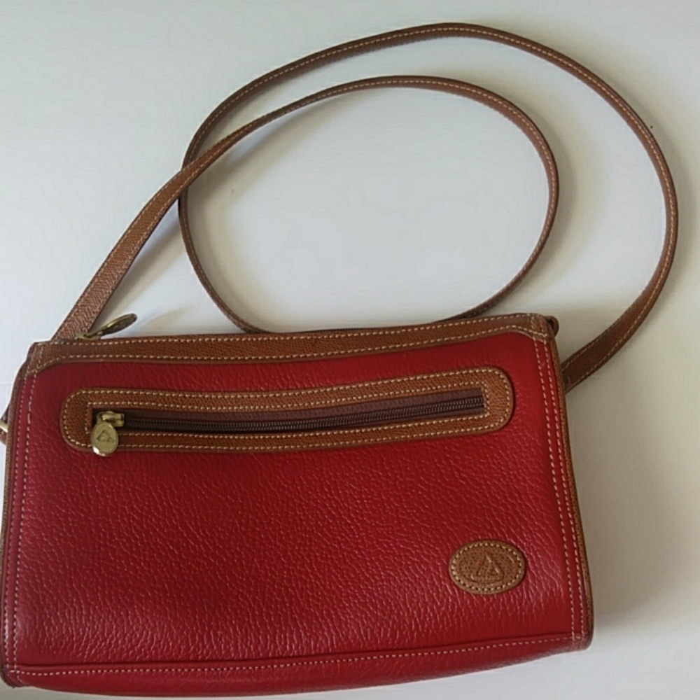 Vintage leather Liz Claiborne crossbody